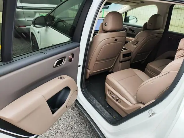 Li Auto Ideal i8 Standard edition