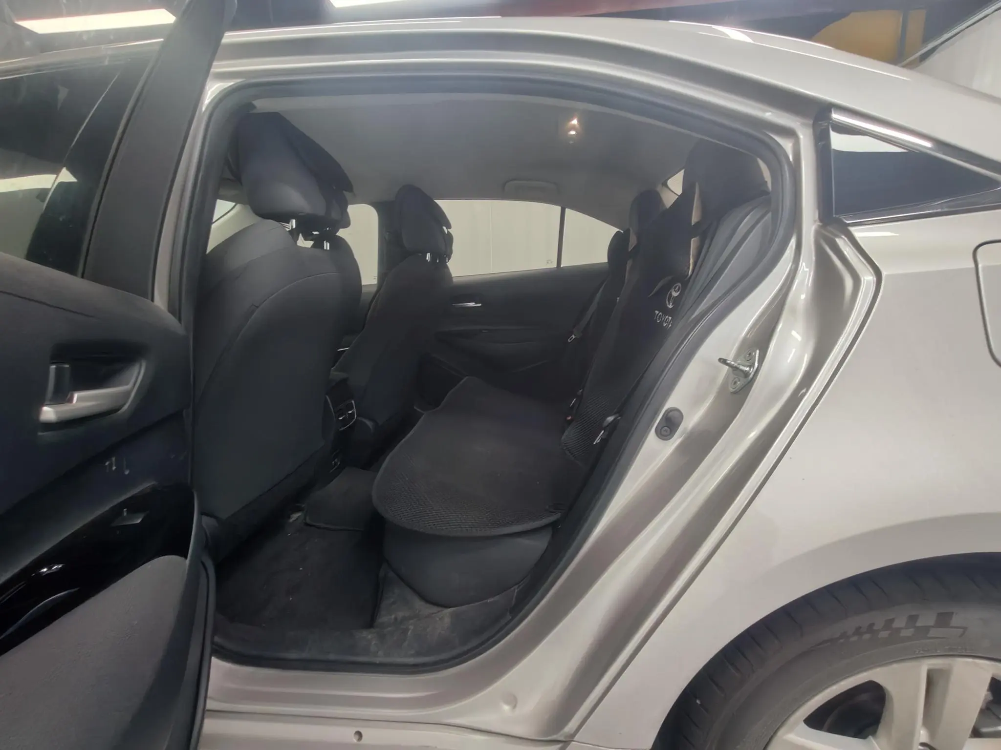 TOYOTA Ling Shang 2.0L Leading version