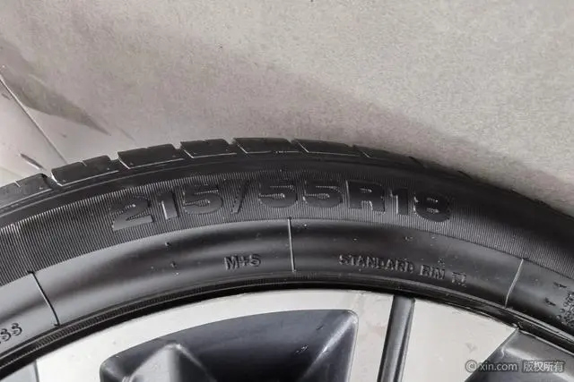 Geely Binyue 260T DCT Ranger Country VI