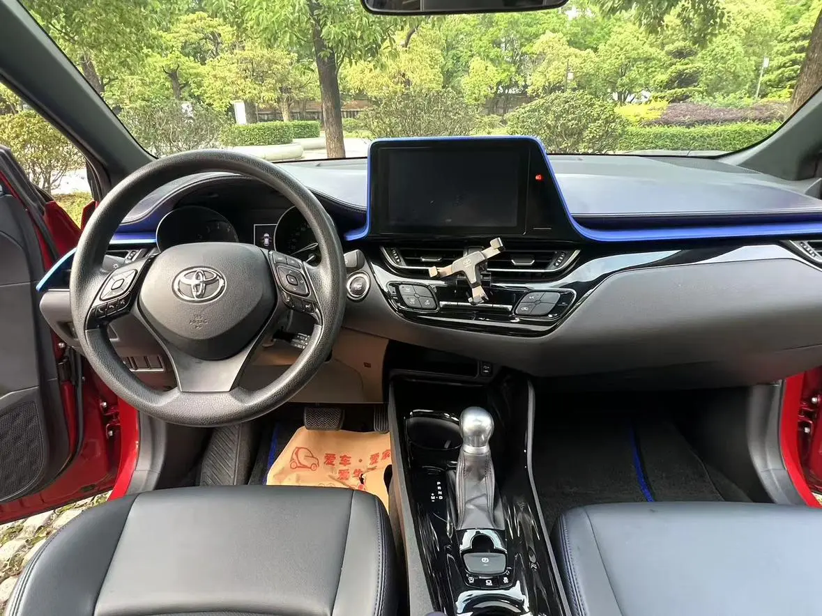 TOYOTA Toyota C-HR 2.0L Leading version