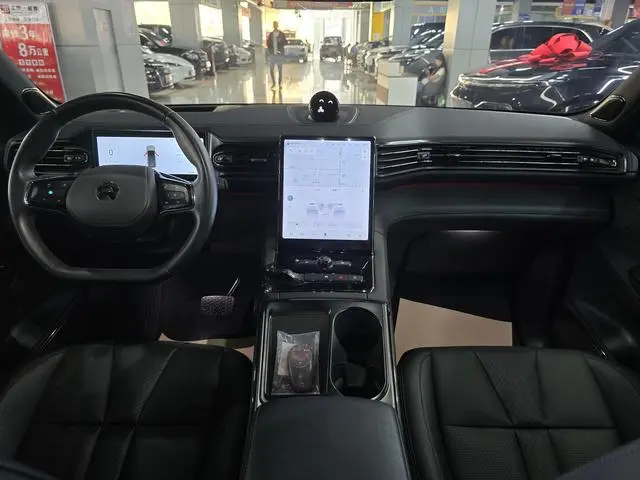 NIO NIO ES8 580KM six-seater version