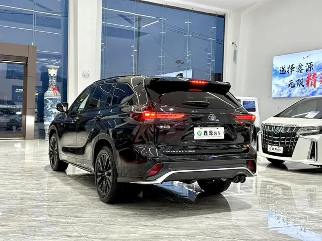 TOYOTA Crown Lufang 2.0T automatic four-wheel drive Jinyao version
