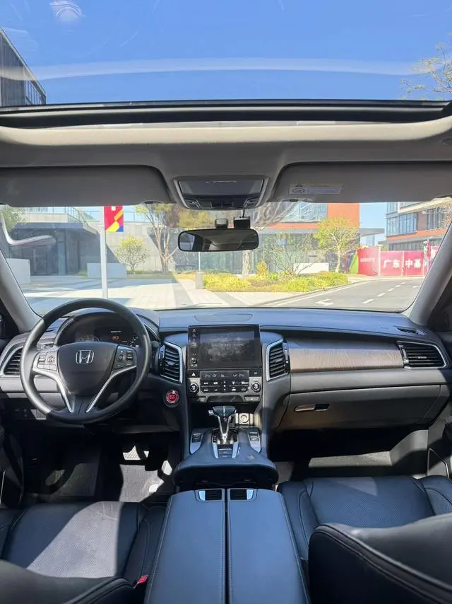 Honda Crown Road 240 TURBO CVT Smart Edition