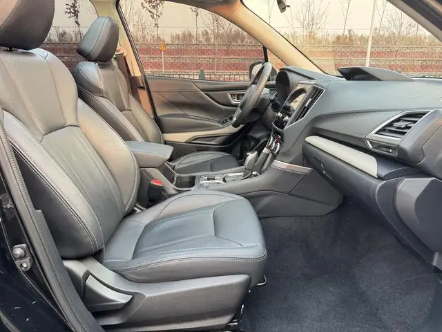 Subaru FORESTER Forester 2.0i AWD Deluxe Edition EyeSight