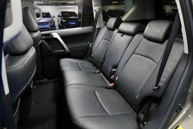 TOYOTA Prado 2.7L automatic standard version