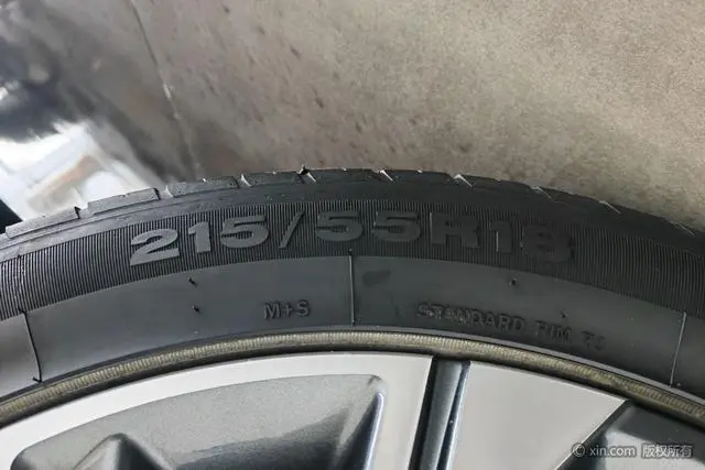 Geely Binyue 260T DCT Knight Country VI