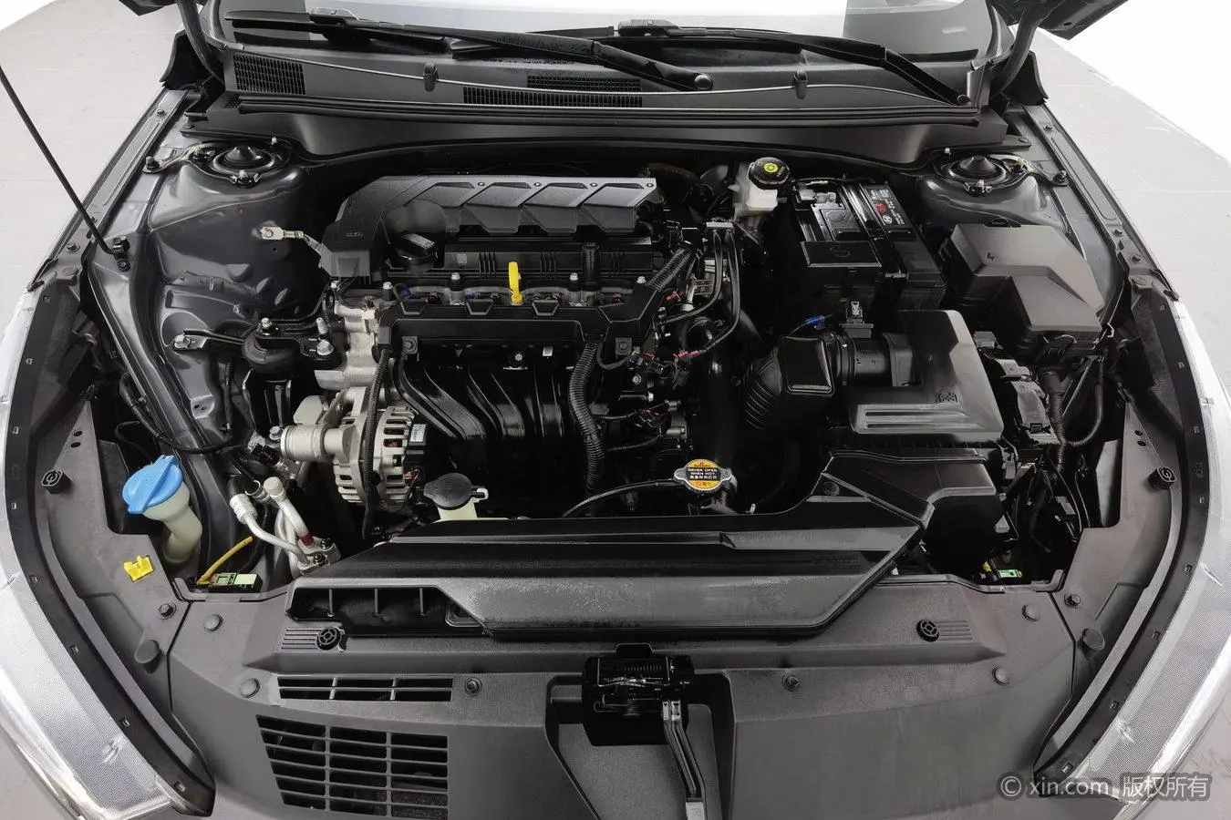 Hyundai Elantra 1.5L CVT LUX Premium Edition