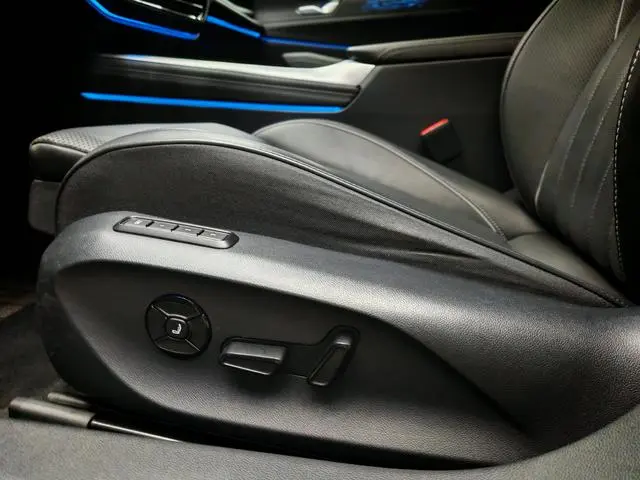 Volkswagen Passat Pro 380TSI Dragon Edition