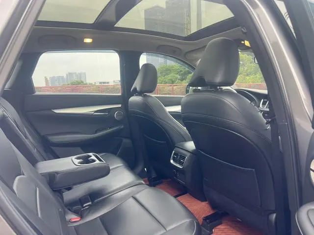 Infiniti Infiniti QX50 2.0T four-wheel drive Elite Edition