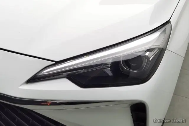 Roewe Roewe i5 1.5L CVT Deluxe Edition