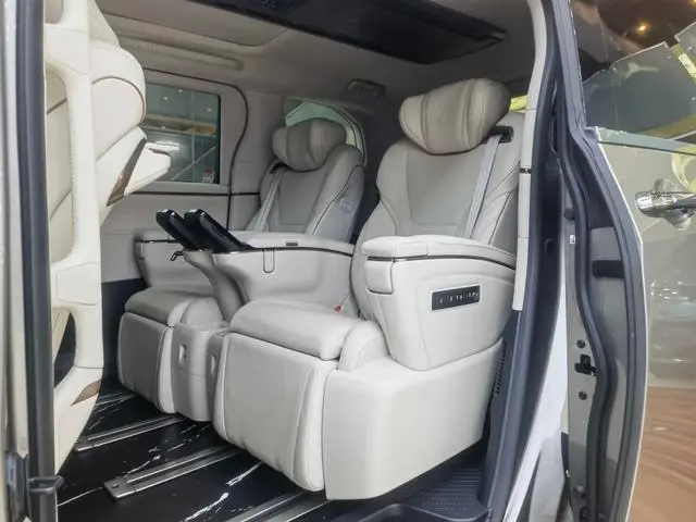 Lexus Lexus LM 500h DIRECT4 six-seater premium edition