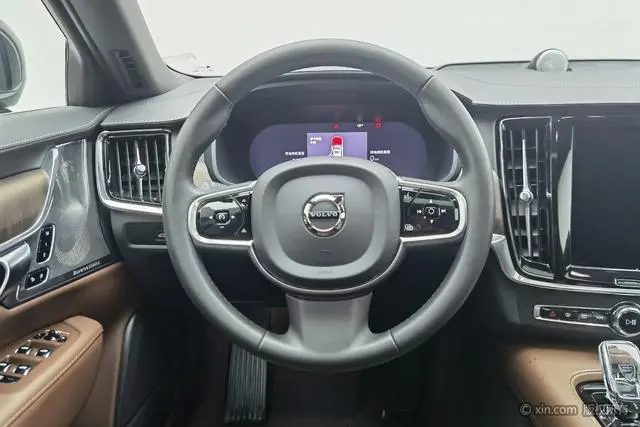 Volvo Volvo S90 PHEV T8 four-wheel drive long battery life Zhiya Deluxe Edition