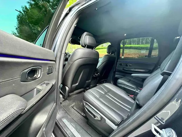 NIO NIO ES8 580KM base version six seats