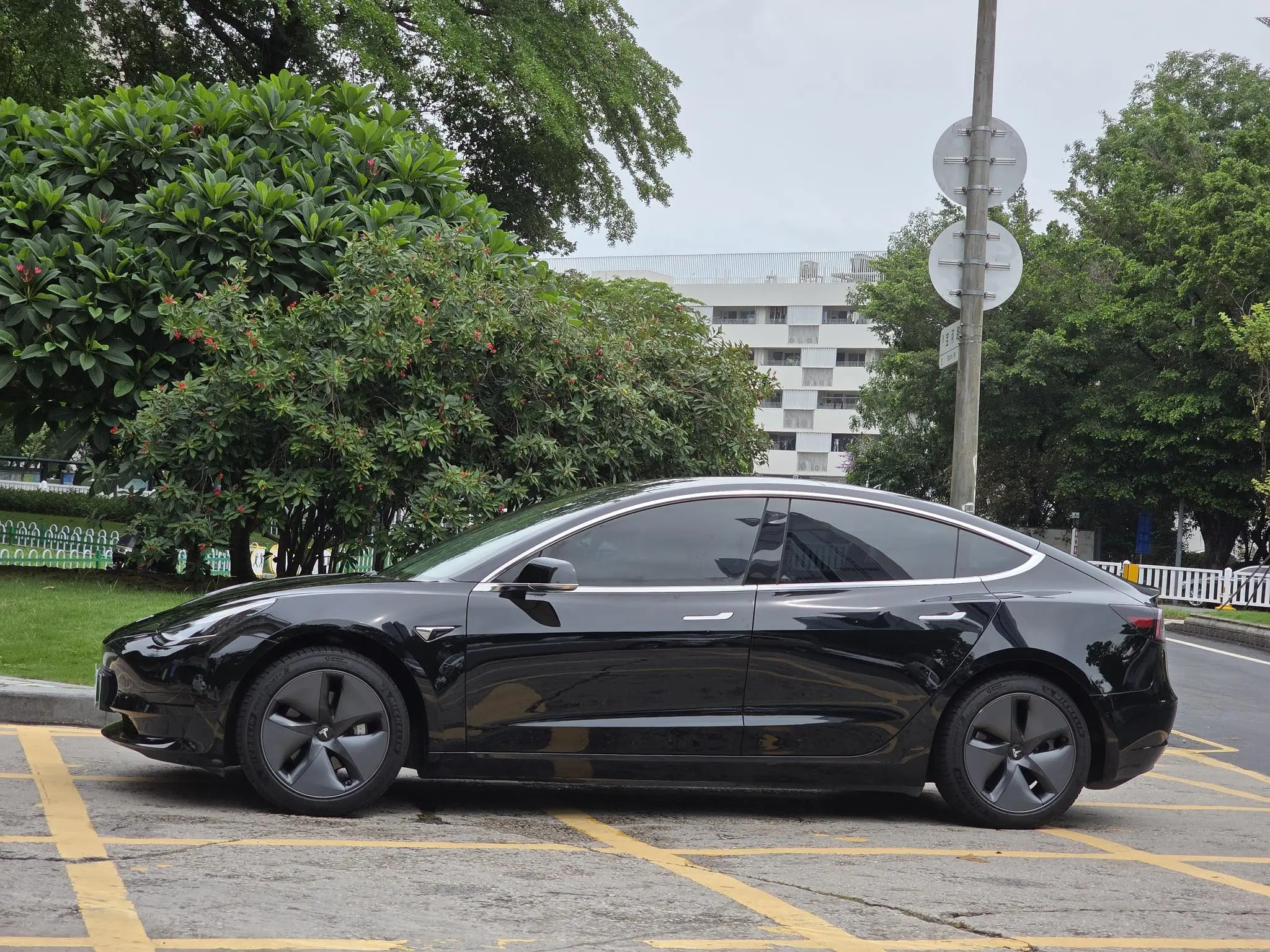Tesla Model 3 Facelift standard battery life rear drive upgraded version