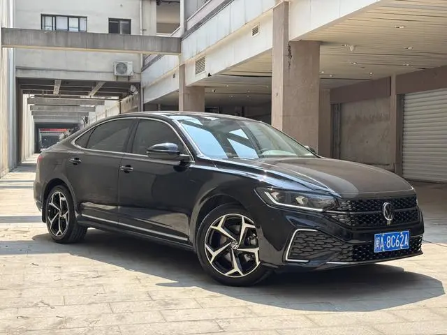 Volkswagen Passat 330TSI Starry Sky Elite Edition