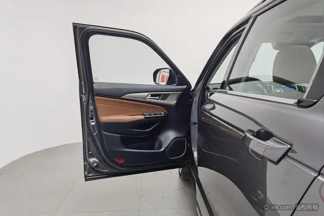 Changan Changan CS95 2.0T two-wheel drive Smart Road version