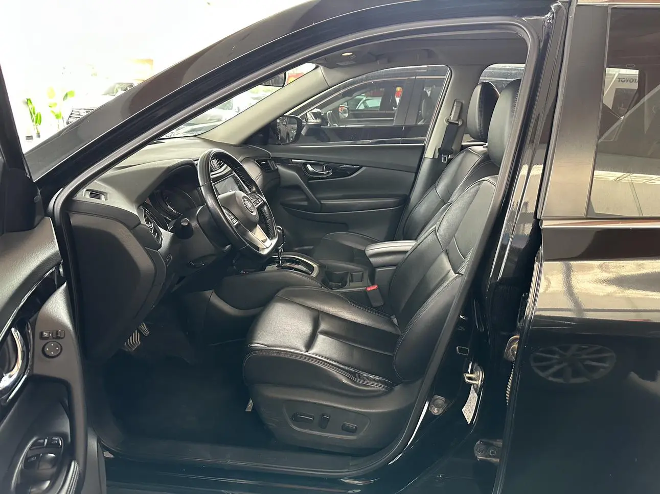Nissan Qijun 2.0L CVT Zhilian Comfort Edition 2WD