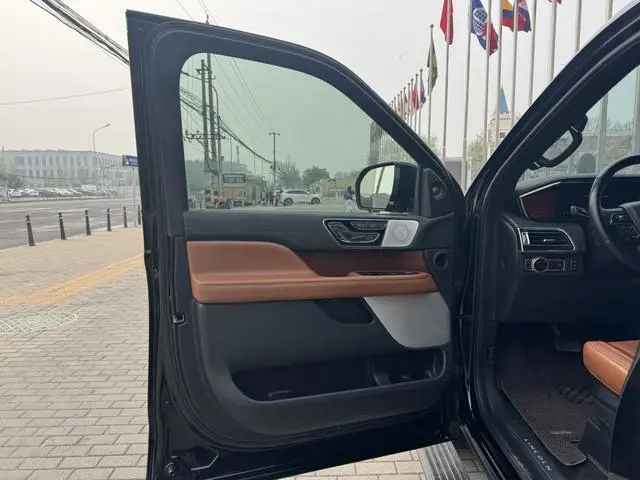 Lincoln Navigator 3.5T MONO Limited Edition MONO BLACK
