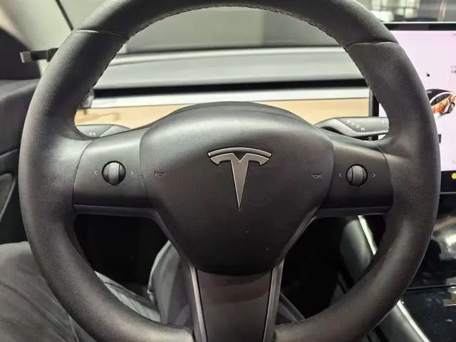 Tesla Model 3 Upgraded version of standard battery life rear drive