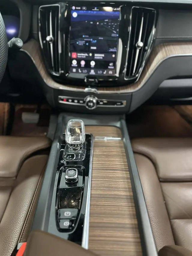 Volvo Volvo XC60 PHEV T8 four-wheel drive long battery life Zhiyuan Deluxe Edition