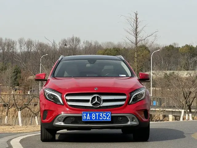 Mercedes-Benz Mercedes-Benz GLA GLA 200 fashion type