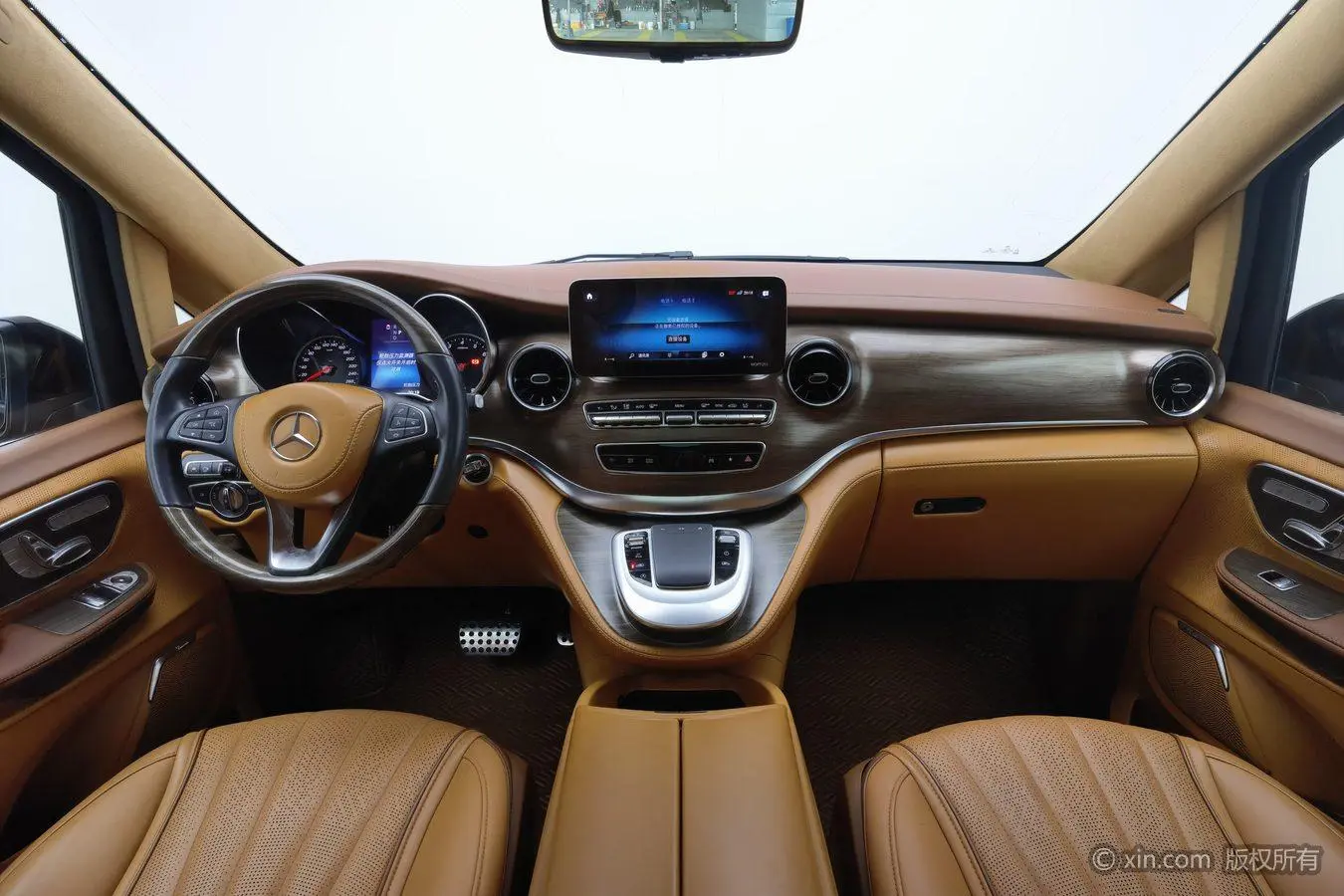 Mercedes-Benz Mercedes-Benz V-class V 260 L Long wheelbase Deluxe Edition