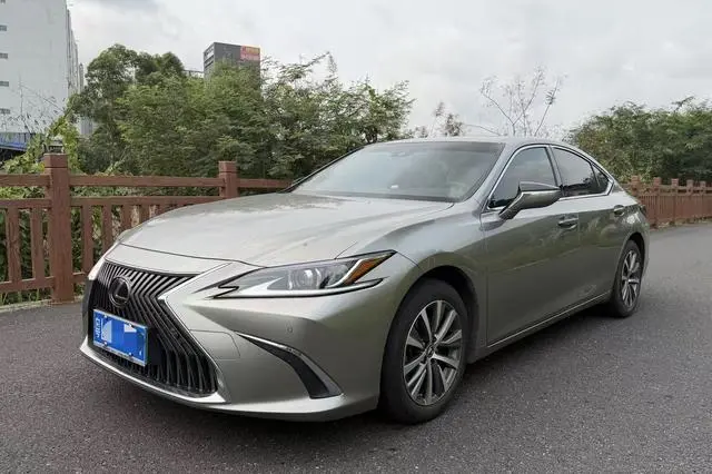 Lexus Lexus ES 200 Excellent Edition