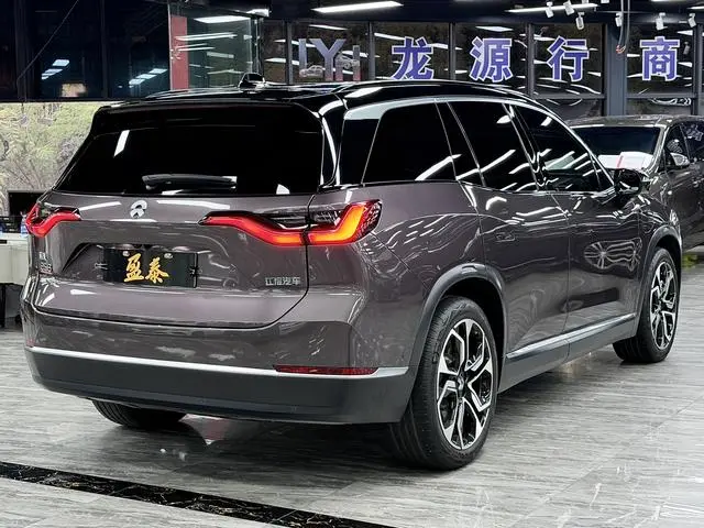 NIO NIO ES8 580KM signature version six seats