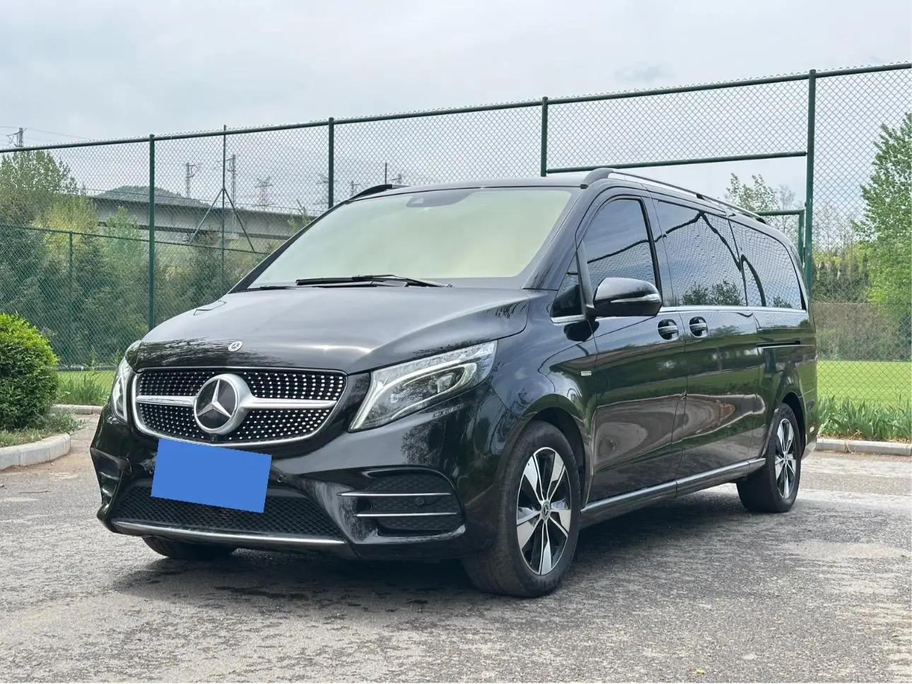 Mercedes-Benz Mercedes-Benz V-class V 260 L Long wheelbase Deluxe Edition