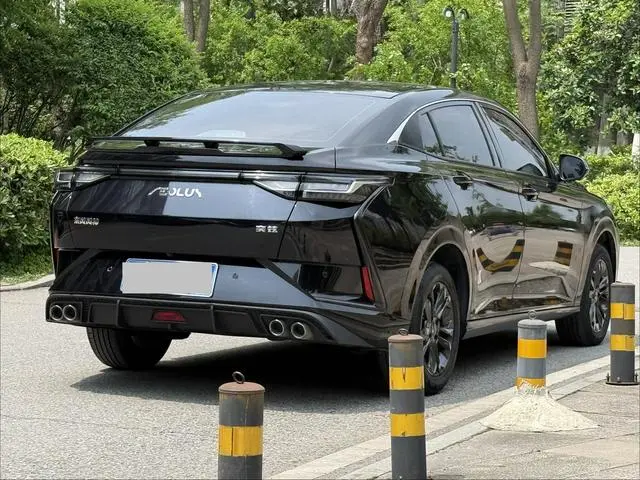 Dongfeng Fengshen Yi Hyun Mach Version 1.5L Automatic Glory Version
