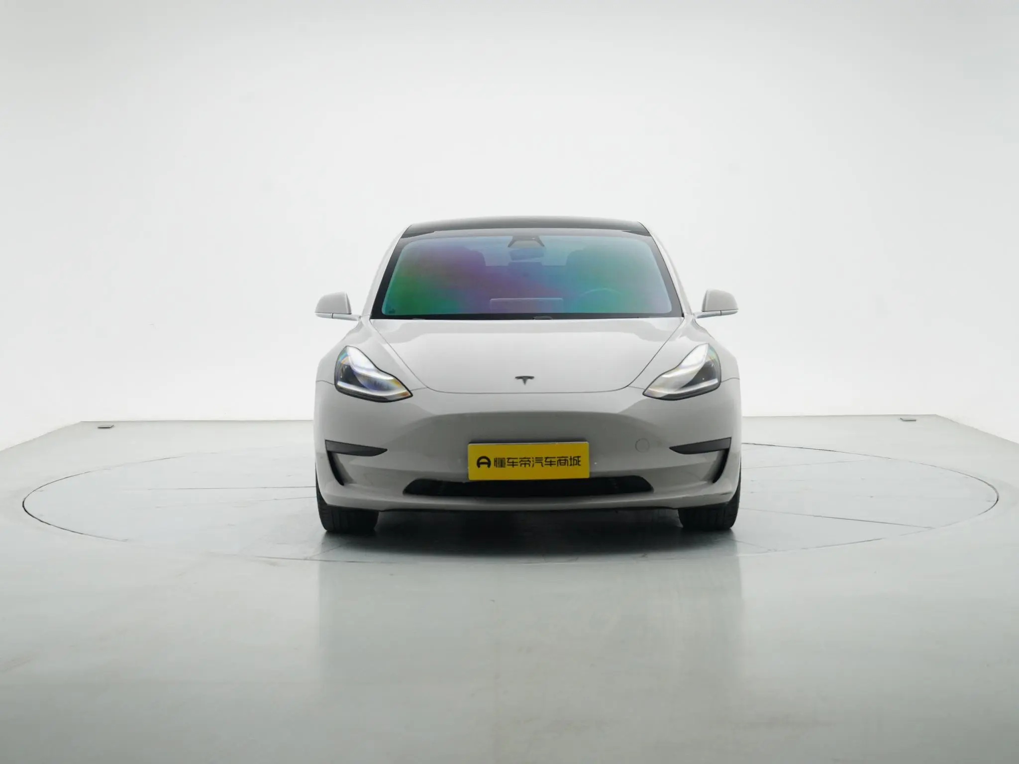 Tesla Model 3 Upgraded version of standard battery life rear drive