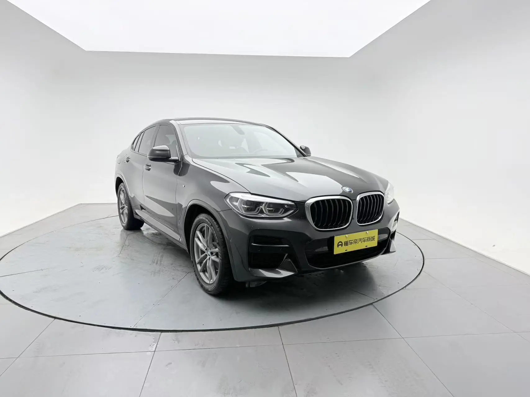BMW BMW X4 xDrive25i M sports suit