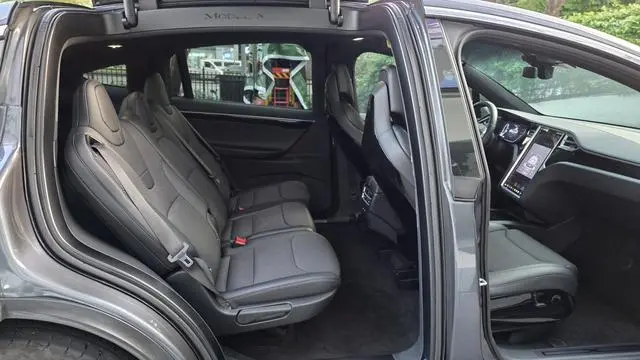 Tesla Model X 75D