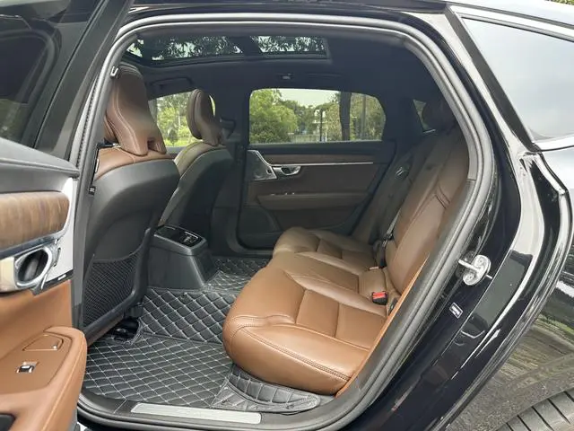 Volvo Volvo S90 PHEV T8 four-wheel drive long battery life Zhiya Deluxe Edition