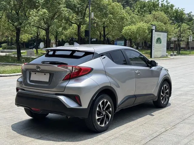 TOYOTA IZOA 2.0L Yichi Edition Country V