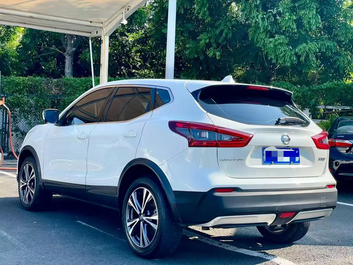 Nissan Qashqai 2.0 L XV Prem Deluxe Edition