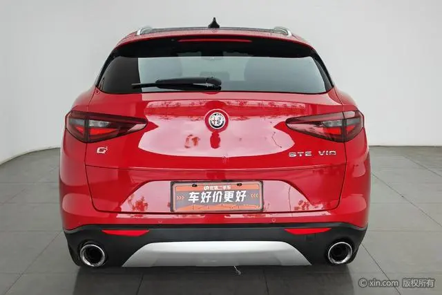 Alfa Romeo Stelvio 2.0T 280HP Deluxe Edition