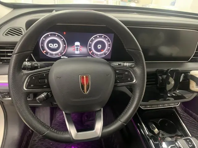 Hongqi Hongqi HS5 Facelift 2.0T Zhilian flag enjoy four-wheel drive version