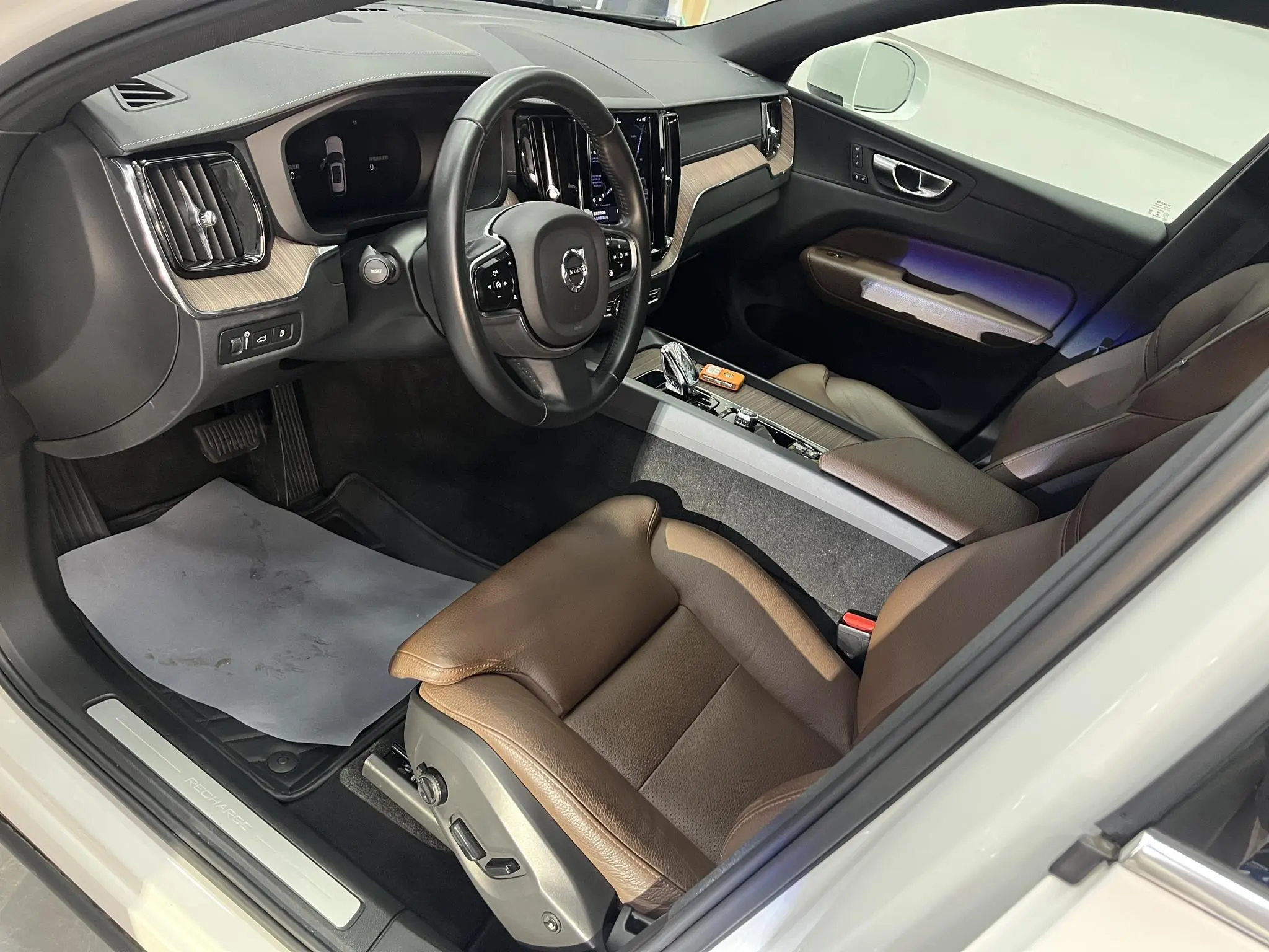 Volvo Volvo XC60 PHEV T8 four-wheel drive Zhiyuan Deluxe Edition