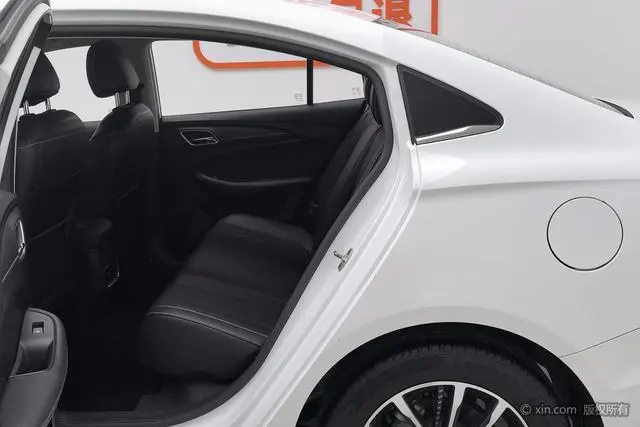 Roewe Roewe i5 1.5L automatic 4G Interconnection Linghao Ultimate Edition