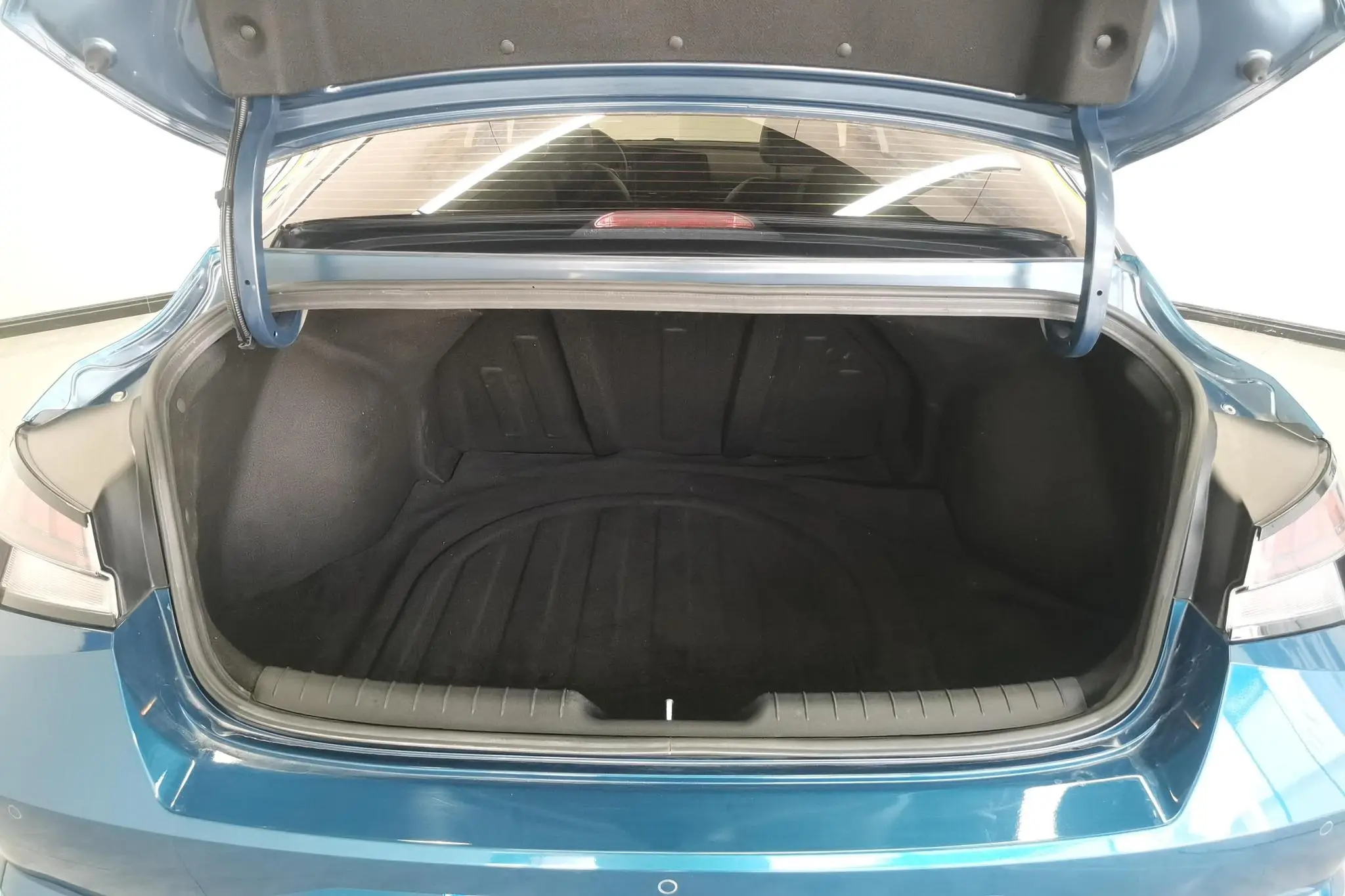 Hyundai Elantra 1.5L CVT LUX Premium Edition
