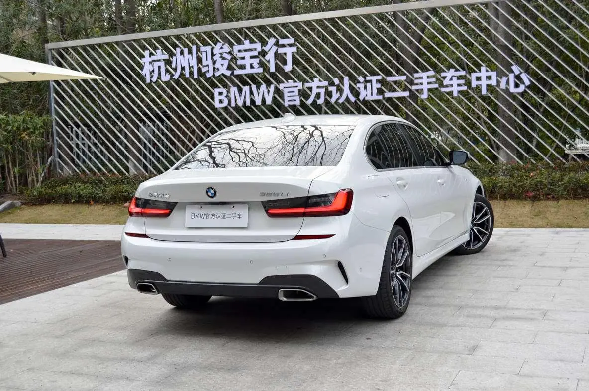 BMW BMW 3 Series Facelift 325Li M sports suit