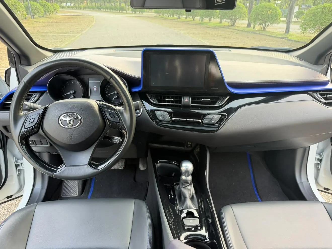 TOYOTA Toyota C-HR 2.0L Deluxe Edition