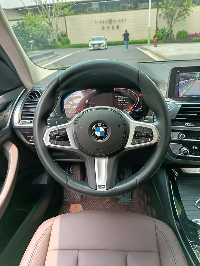 BMW BMW X3 xDrive25i M sports suit
