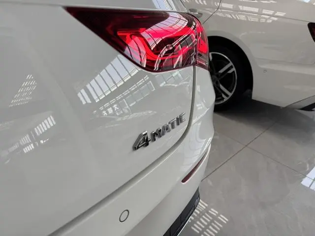 Mercedes-Benz Mercedes-Benz CLA CLA 200 4MATIC four-door coupe
