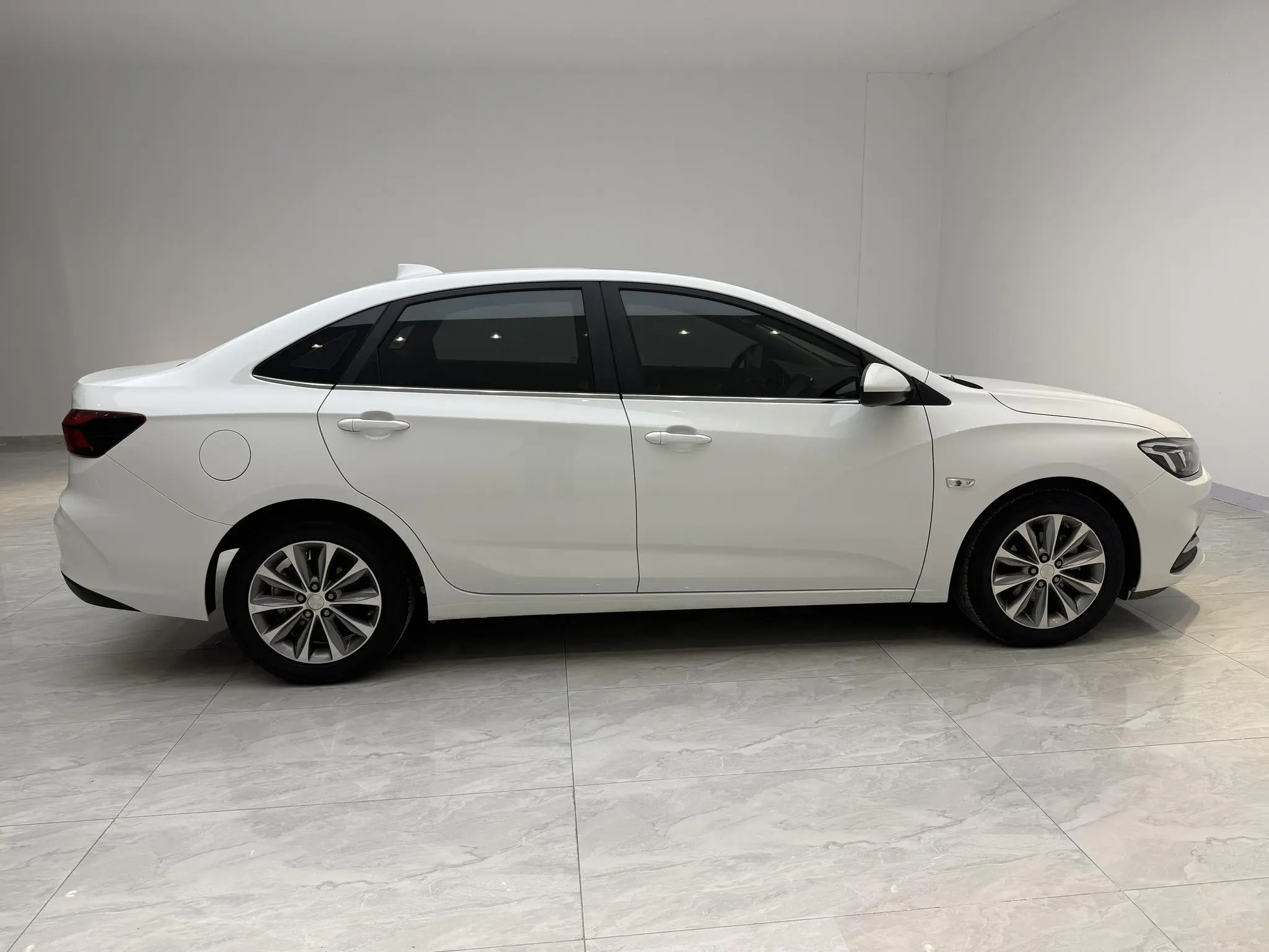 Chevrolet Cruze 320 Automatic Yuechang Version