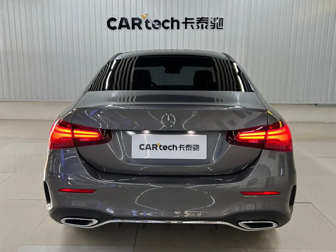 Mercedes-Benz Mercedes-Benz A-class A 200 L sports sedan fashion Version