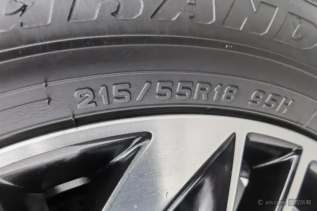 Dongfeng Fengxing Popular yachts 1.5T DCT Wave by Wave version