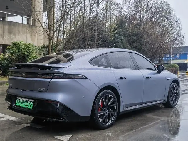 Dongfeng eπ eπ007 Pure electric 540 four-wheel drive Max version