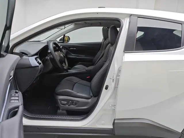 TOYOTA IZOA 2.0L Yixiang Edition